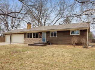 8135 Wynnwood Rd, Golden Valley, MN 55427