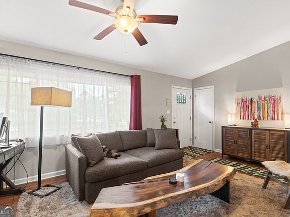 3rd image of 326 Norton Cir SE