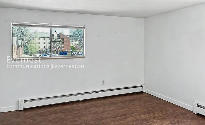 1305 Burton Ct #4 — Photo 29