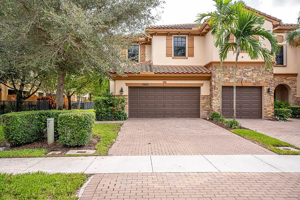 4 bed, 3.0 bath, 2076 sqft, $3,600 — Photo 1