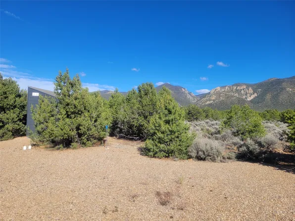 11 Windmill Rd, Questa, NM 87556