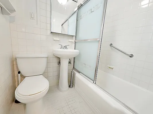 Rented by Compass | media 12