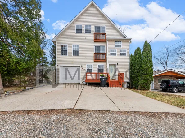 207 Charlotte Dr, Novi, MI 48377