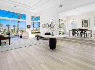 220 Desert Holly Dr, Palm Desert, CA 92211