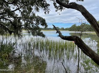 2 Riverview Dr, Beaufort, SC 29907