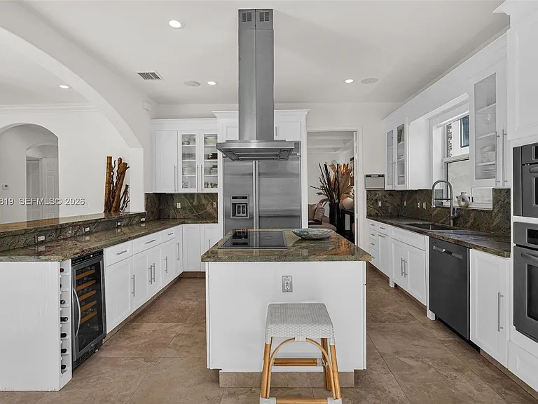 2143 N Bay Rd — Photo 37