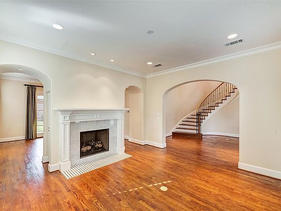 5th image of 1816 Western Ave