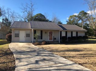 102 Byrd St, Broxton, GA 31519