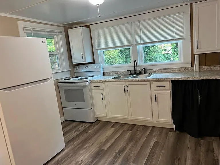 203 Mountain St NE — Photo 4