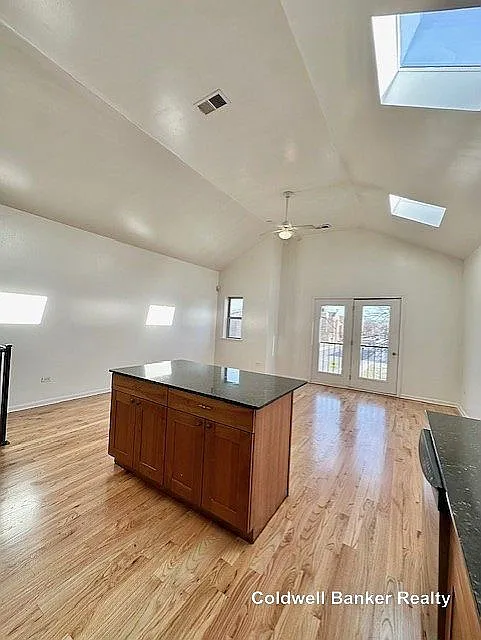 Building Photo - 1252 S Kolin Ave #2