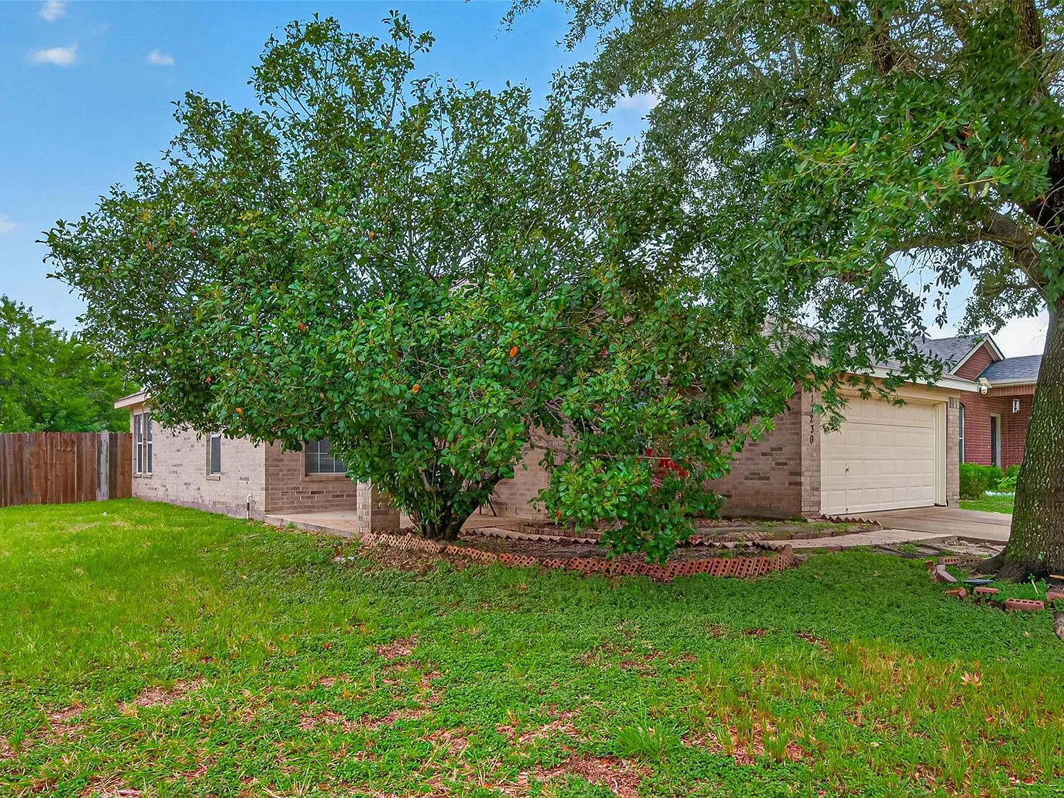 3 bed, 2.0 bath, 1673 sqft, $1,800 — Photo 2