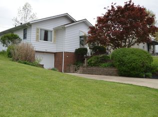 558 Westview Dr, Lancaster, OH 43130