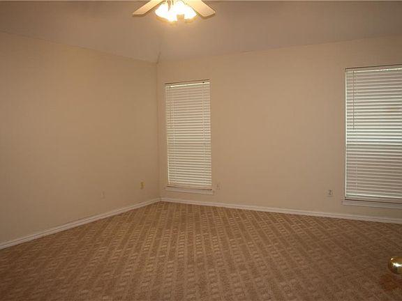 4th image of 6707 Stewarts Oaks Ct