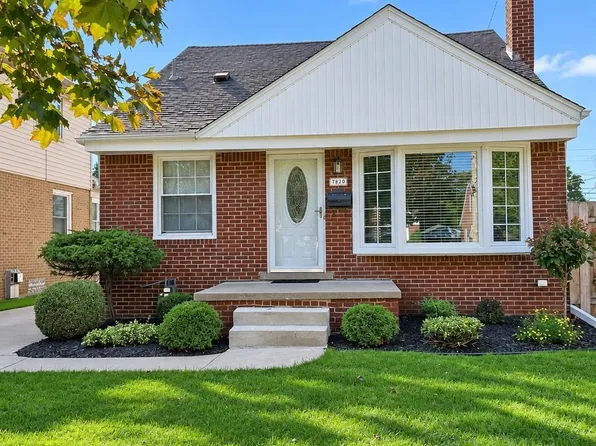 7820 Buckingham Ave, Allen Park, MI 48101