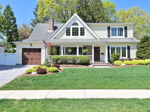 353 Pershing Ave, Oradell, NJ 07649