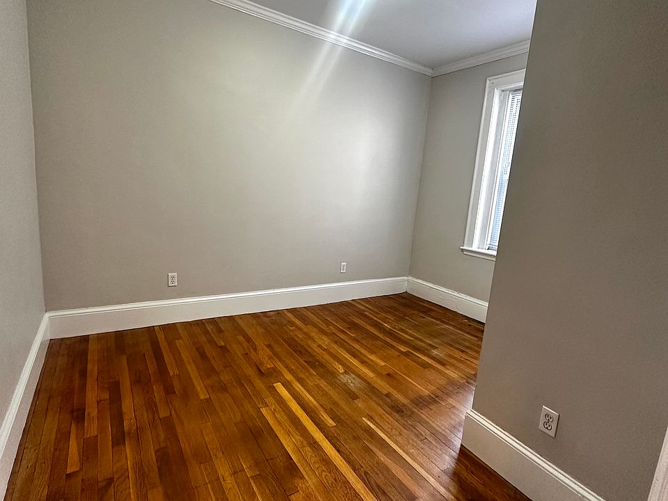 2nd image of 10 Fairfield St APT 7