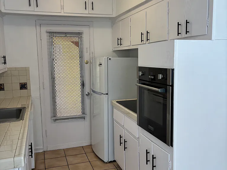 1258 Alhambra Cir #2 — Photo 12