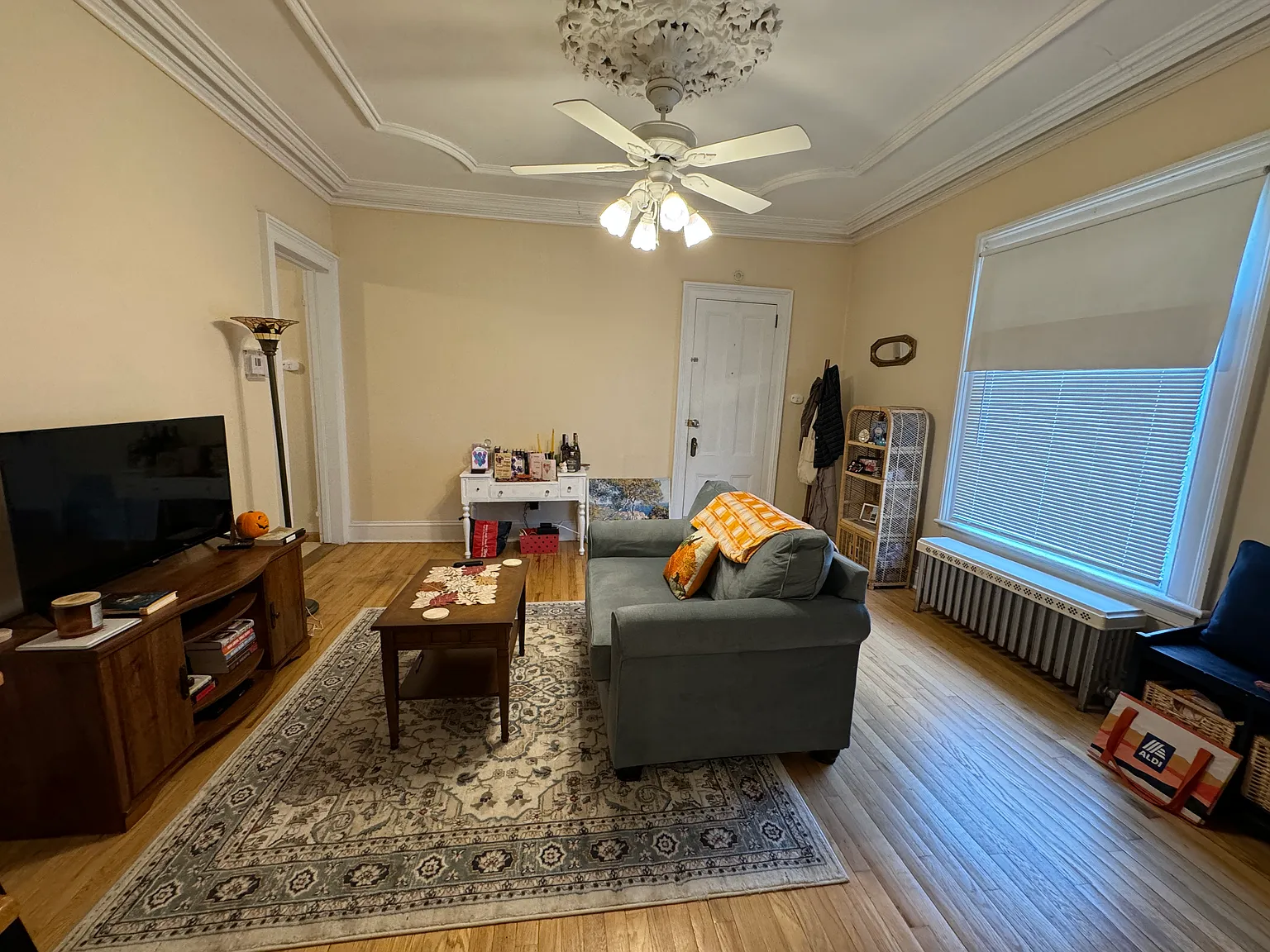 1 bed, 700 sqft, $1,045 — Photo 4
