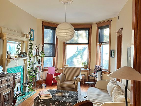 3rd image of 1533 N Fairfield Ave APT 3