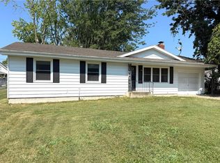 1005 S 3rd St, Effingham, IL 62401