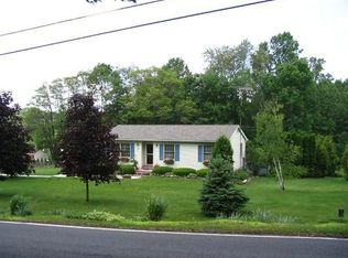 17 Five Points Rd, Mertztown, PA 19539