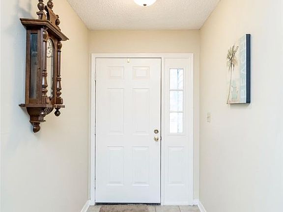 3rd image of 5670 Meadowlark Ln