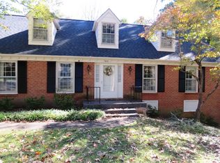 905 Hazelwood Ln, Martinsville, VA 24112