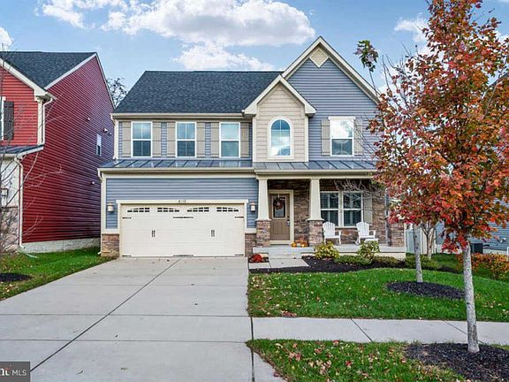 3rd image of 8110 Meadowgate Cir