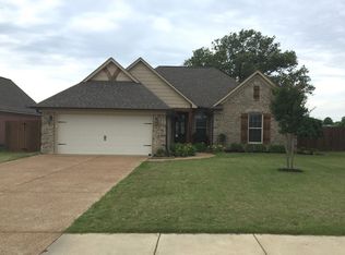 9001 Hickory Dr, Olive Branch, MS 38654