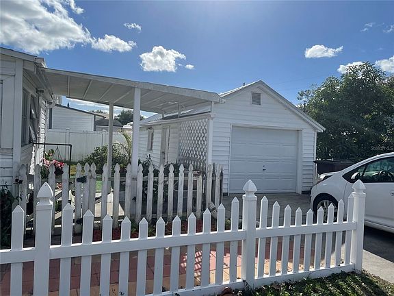 3rd image of 1202 Virginia Ave