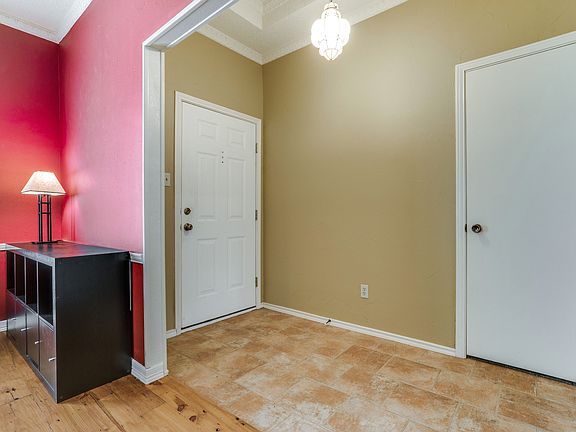 3rd image of 9636 Robin Meadow Dr