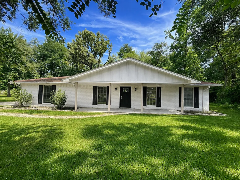 205 Pleasant St