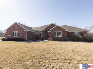 6421 Rolling Hills Blvd, Lincoln, NE 68512