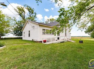9986 238th Rd, Holton, KS 66436