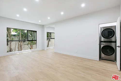 7229 Willoughby Ave #15 Photo 1