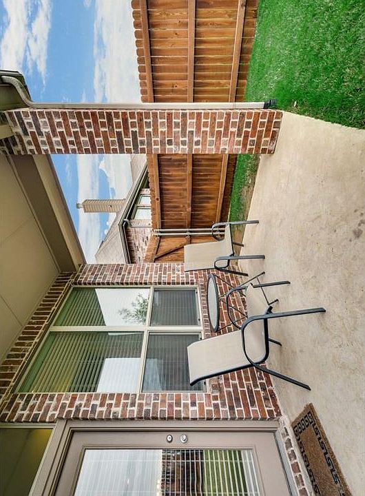 2nd image of 3405 Daylight Dr