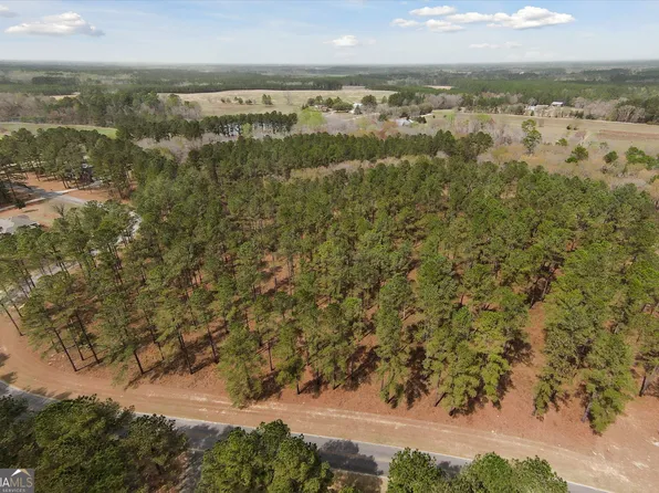 14 Pine Ridge Dr, Claxton, GA 30417