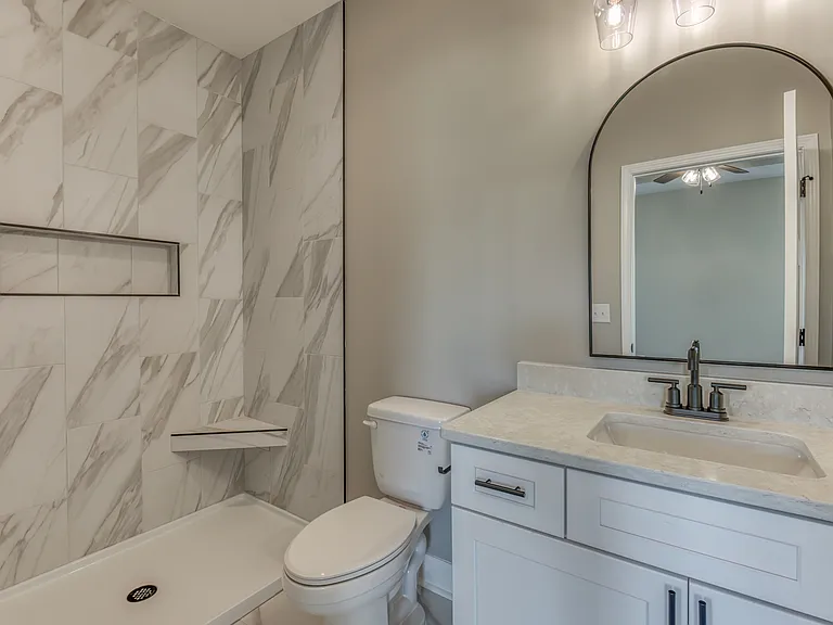221 Monroe Dr — Photo 5