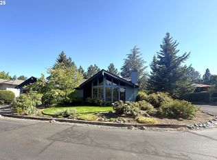 2462 Senate Way, Medford, OR