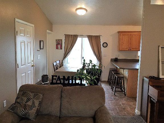 3rd image of 3166 E Sandy Dr