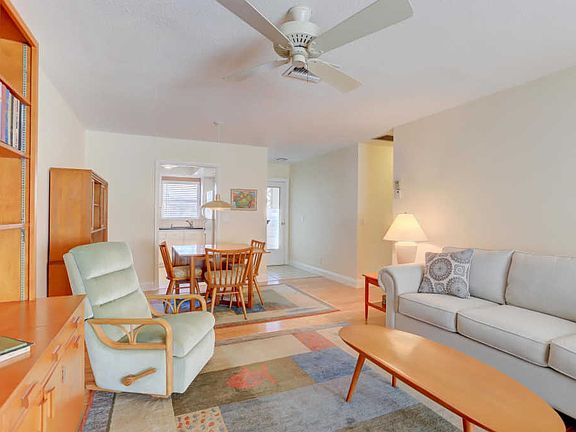 4th image of 2693 Barkley Dr E APT A