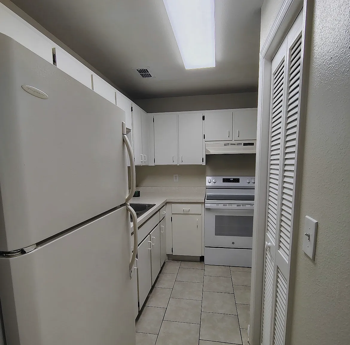 2 bed, 1000 sqft, $1,450 — Photo 2