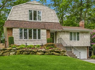 2 Caryl Pl, Kings Park, NY 11754