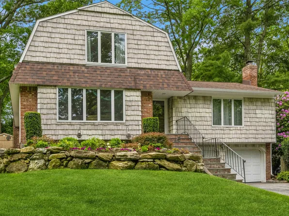 2 Caryl Place, Kings Park, NY 11754