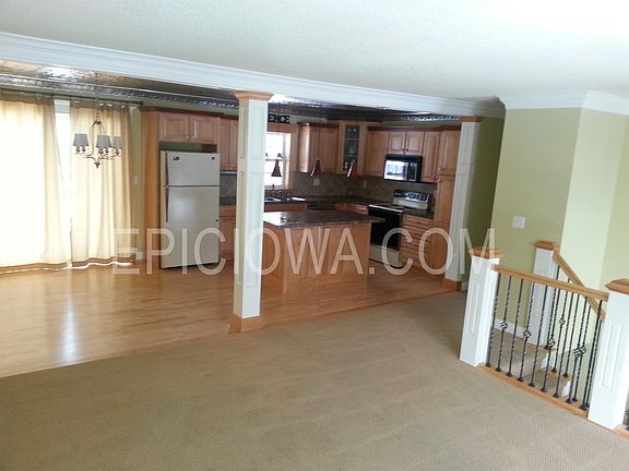 3rd image of 6811 Brentwood Dr NE