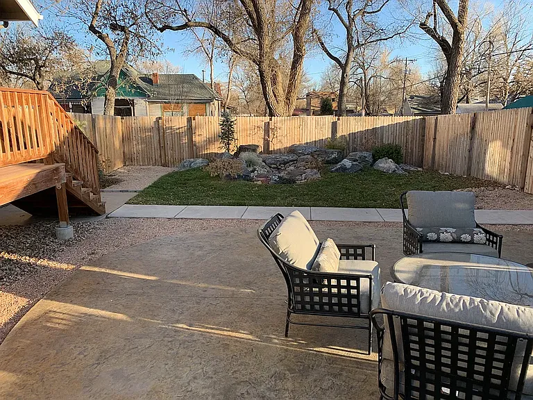 1903 W Pikes Peak Ave — Photo 9