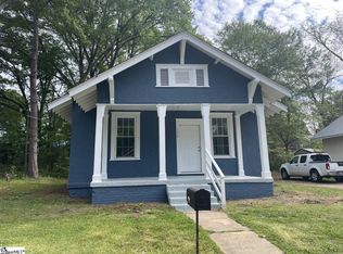 102 Cedar St, Laurens, SC 29360