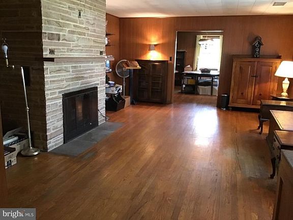 3rd image of 6310 Higham Dr