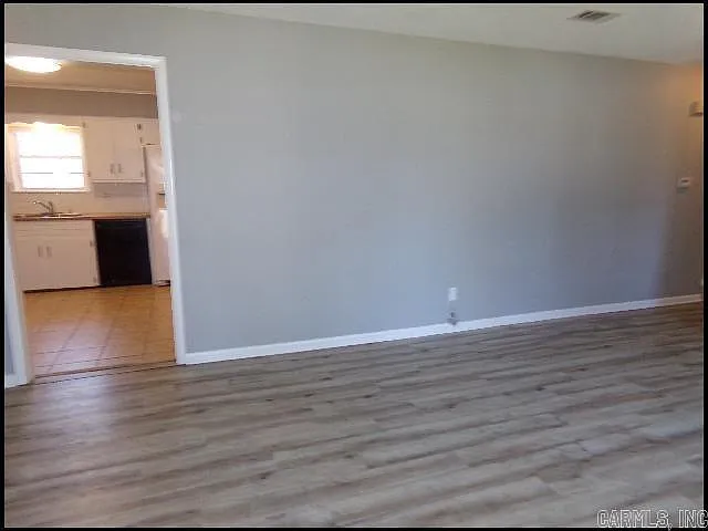 905 Norma Ct — Photo 5
