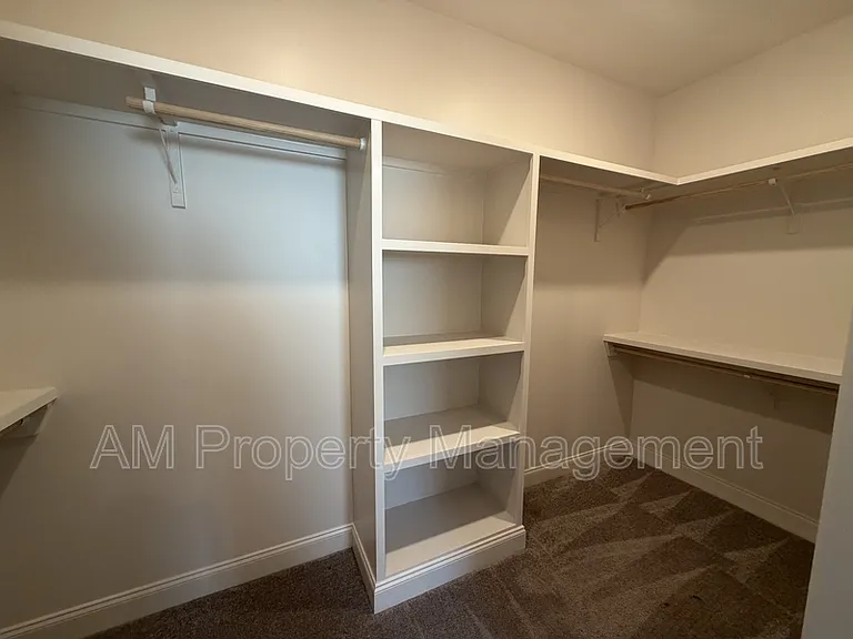 102 Ancona Ln — Photo 8